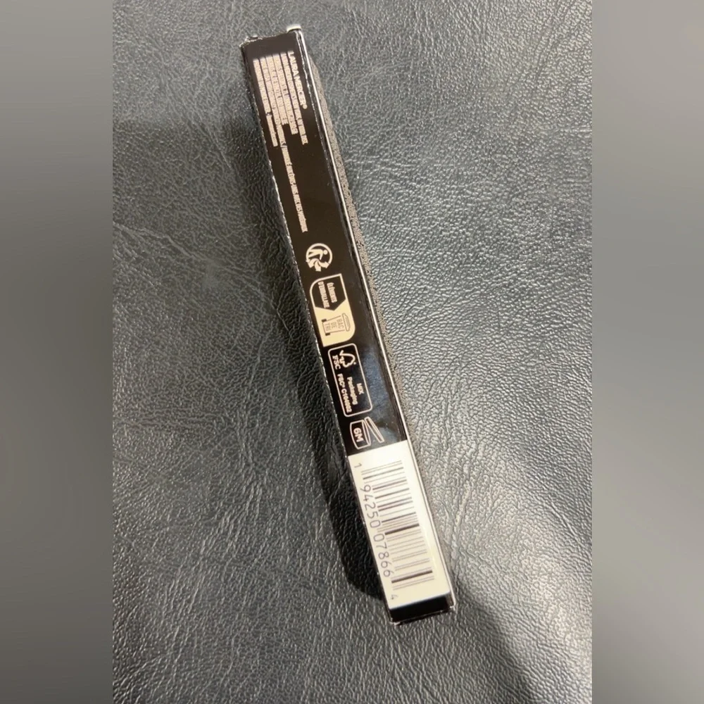 Laura Mercier Caviar Stick Eye Color in mettalic taupe #eyeshadow #makeup